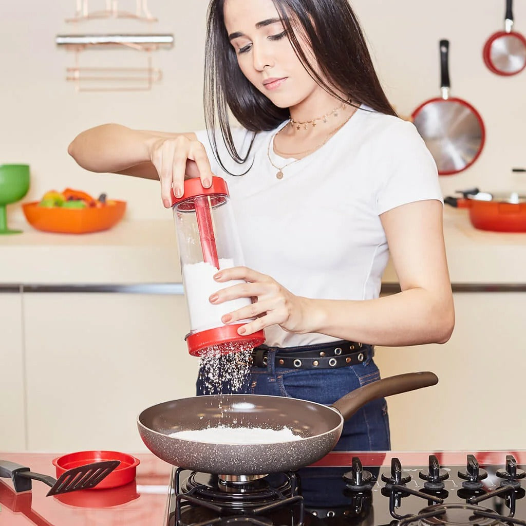 Hand-held Rotation Of Flour Mixer